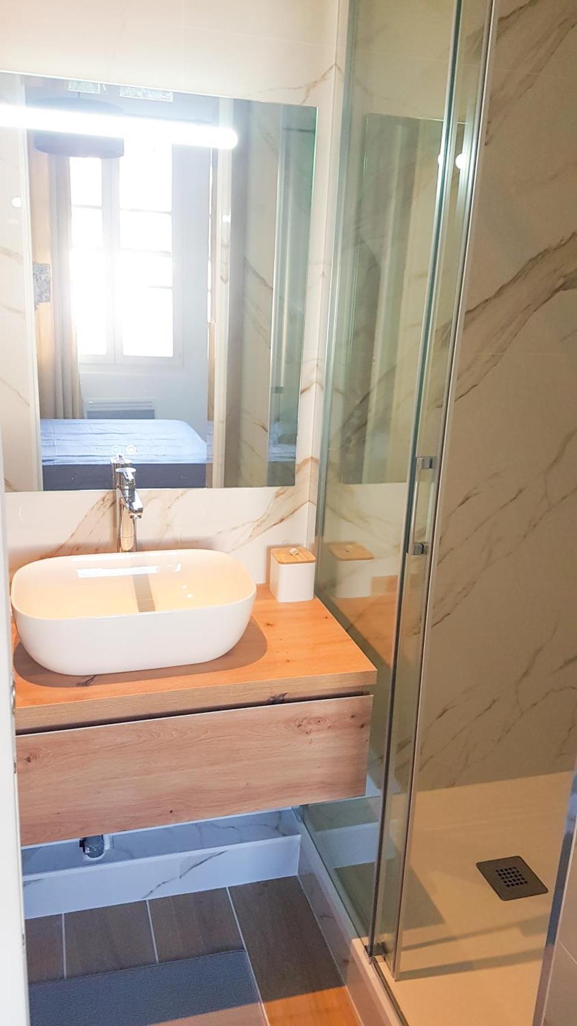 Apartment 28m2 Avec Balcon, Tres Proche De La