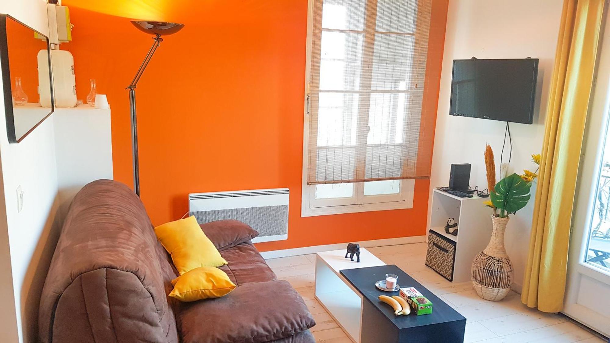 28m2 Avec Balcon, Tres Proche De La *